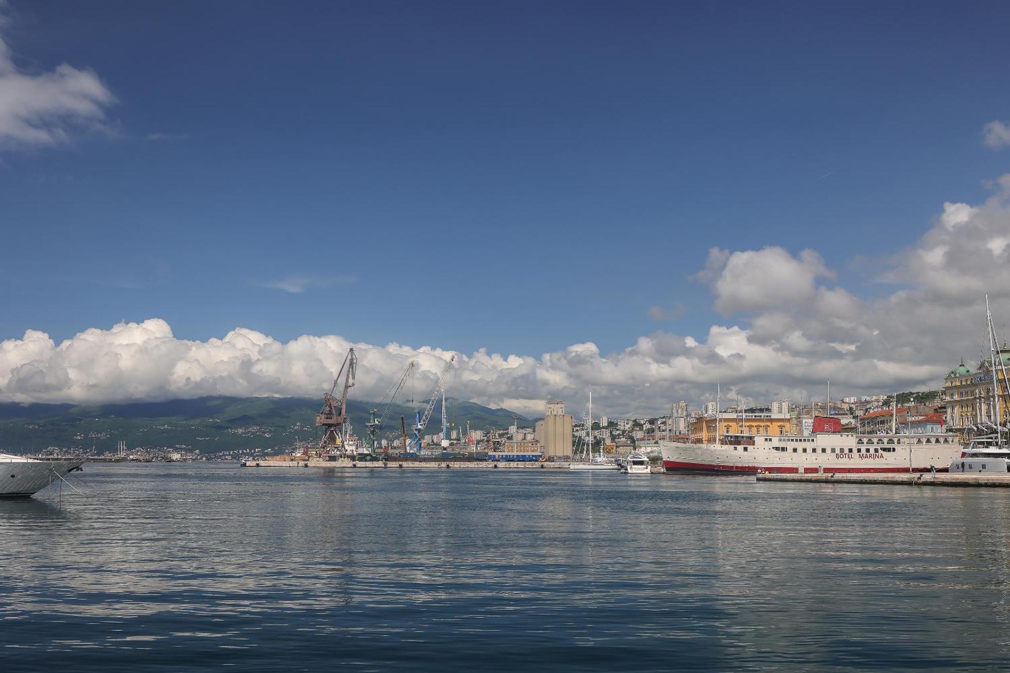 Residence Inn Rijeka Buitenkant foto